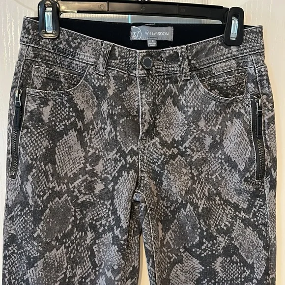 Wit & Wisdom Absolution Snakeskin Print Skinny Jeans Size 0 - Picture 4 of 14